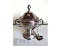 Прекрасен Посребрен Съд AMC