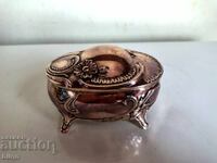 Страхотна Стара Кутия За Бижута