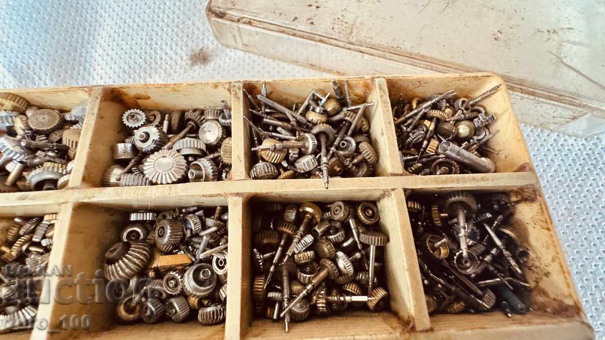 Licitație Piese de ceasornicărie, coroane, folosite