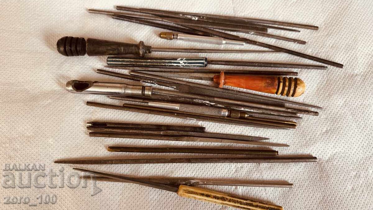 Часовникарски части, пилички и замби