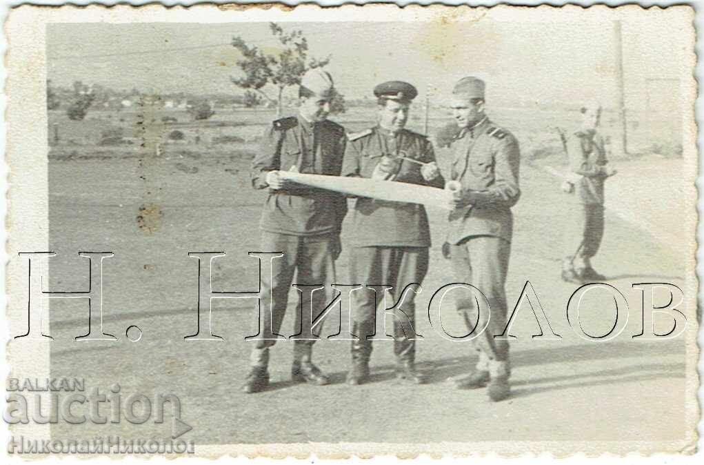 SMALL OLD PHOTO OF MILITARY PERSONNEL AT EXERCISE J315 SMALL OLD PHOTO OF MILITARY PERSONNEL AT EXERCISE J315