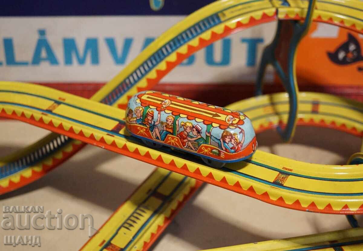 Licitație PIESĂ VECHE DE METAL UNGARĂ, JUCĂRIE, PISTĂ, TREN CU CUTIE