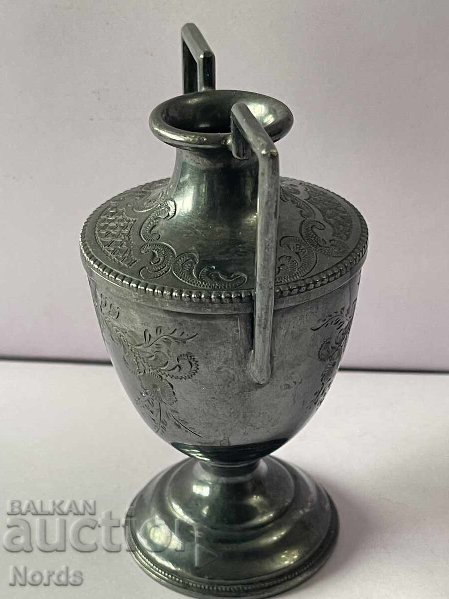 A metal vessel with price € 4.50 | 8.80 BGN