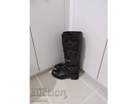 Vând cizme negre de damă din piele naturală