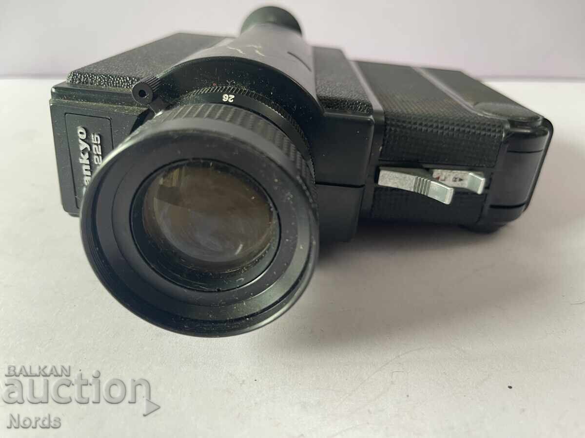 Cameră japoneză vintage Sankyo LXL225 cu preț € 16.15 | 31.59 BGN Cameră japoneză vintage Sankyo LXL225 cu preț € 16.15 | 31.59 BGN