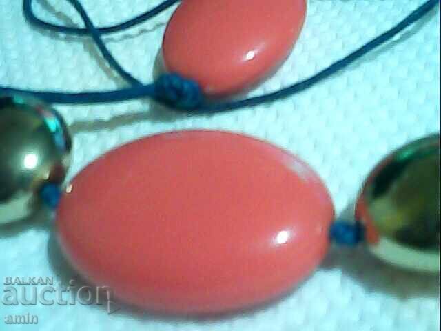 Доставка на красиво колие от естествен камък