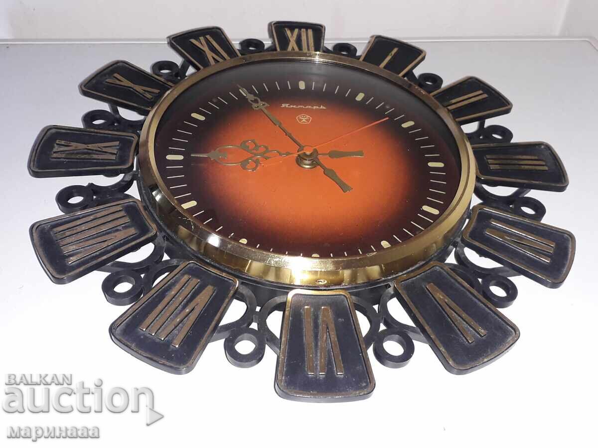 EL.-MECH. WATCH ''YANTAR''. USSR with price € 7.00 | 13.69 BGN EL.-MECH. WATCH ''YANTAR''. USSR with price € 7.00 | 13.69 BGN