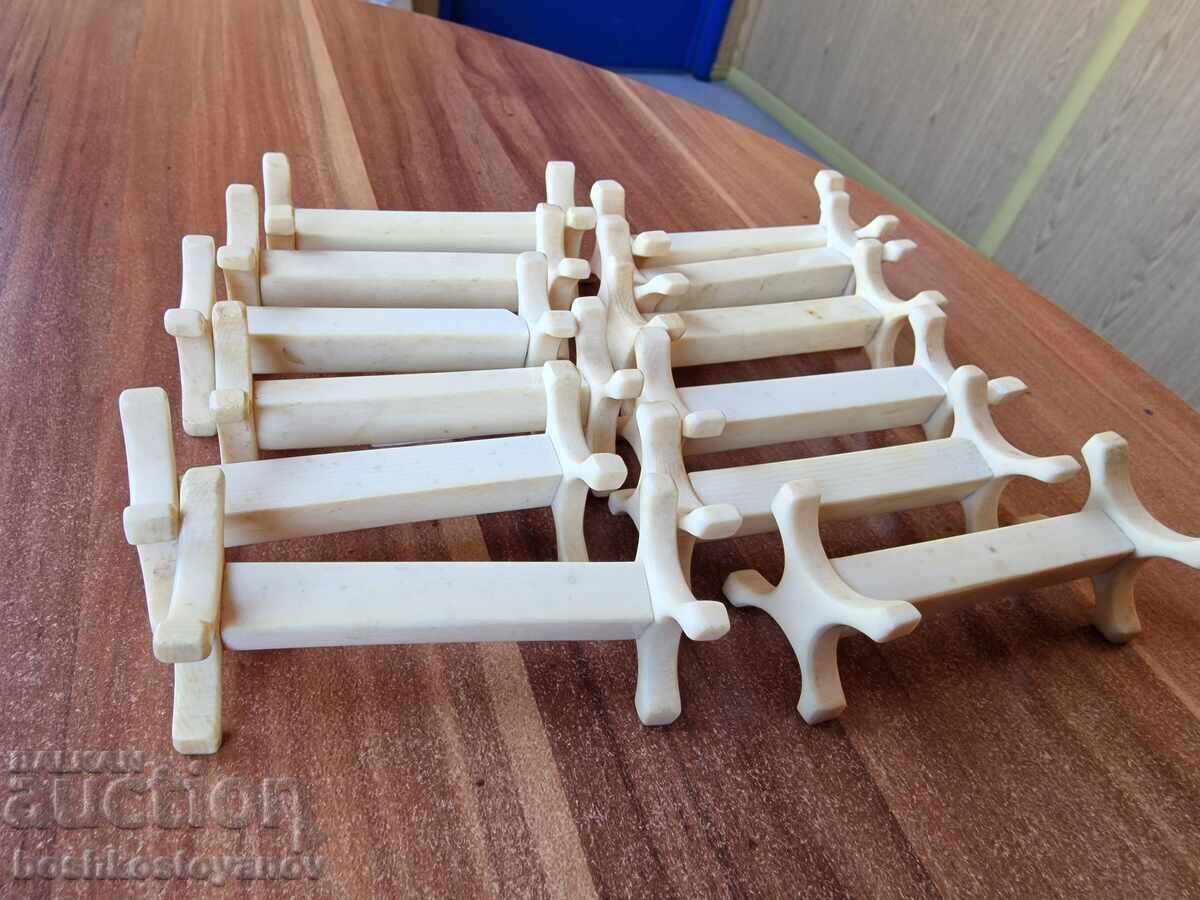 Suporturi pentru bețișoare de mâncare din fildeș cu preț € 40.00 | 78.23 BGN