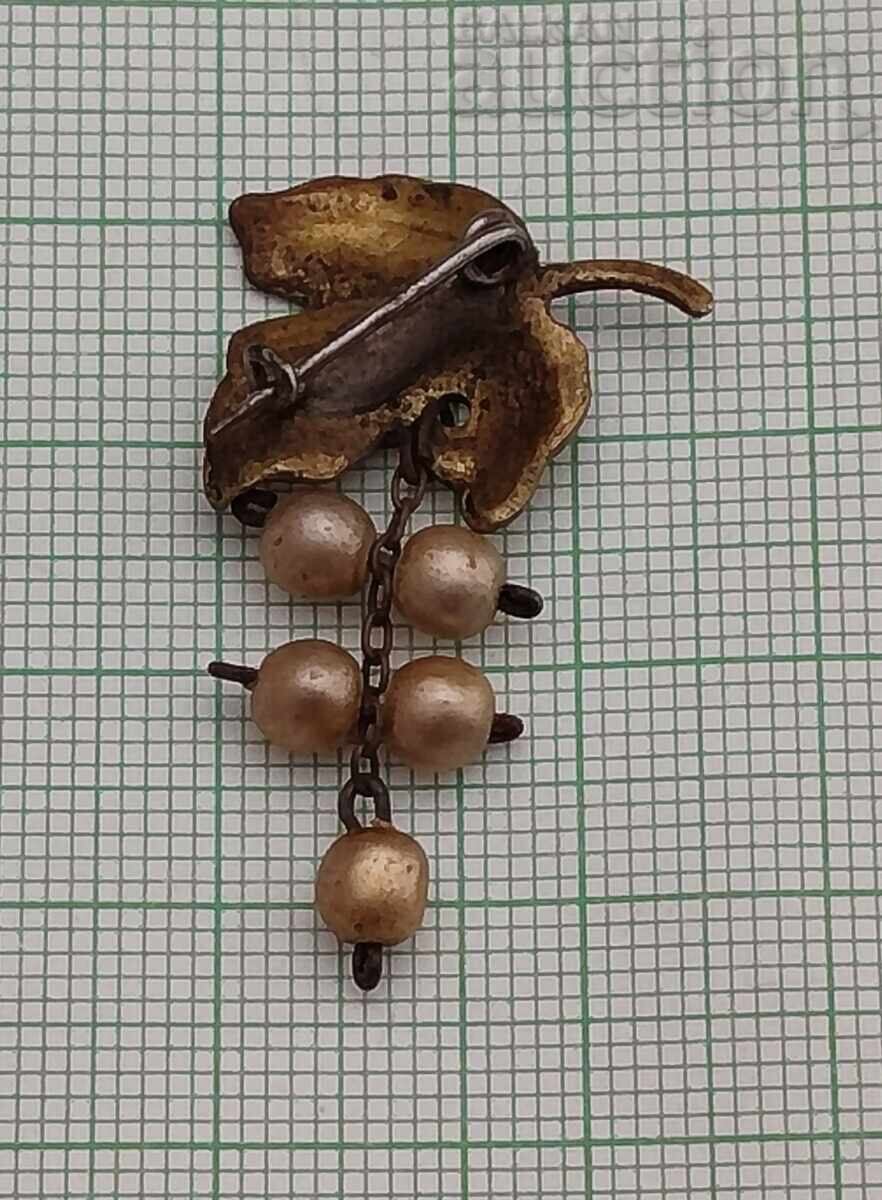 BROȘĂ VECHE cu preț € 5.00 | 9.78 BGN