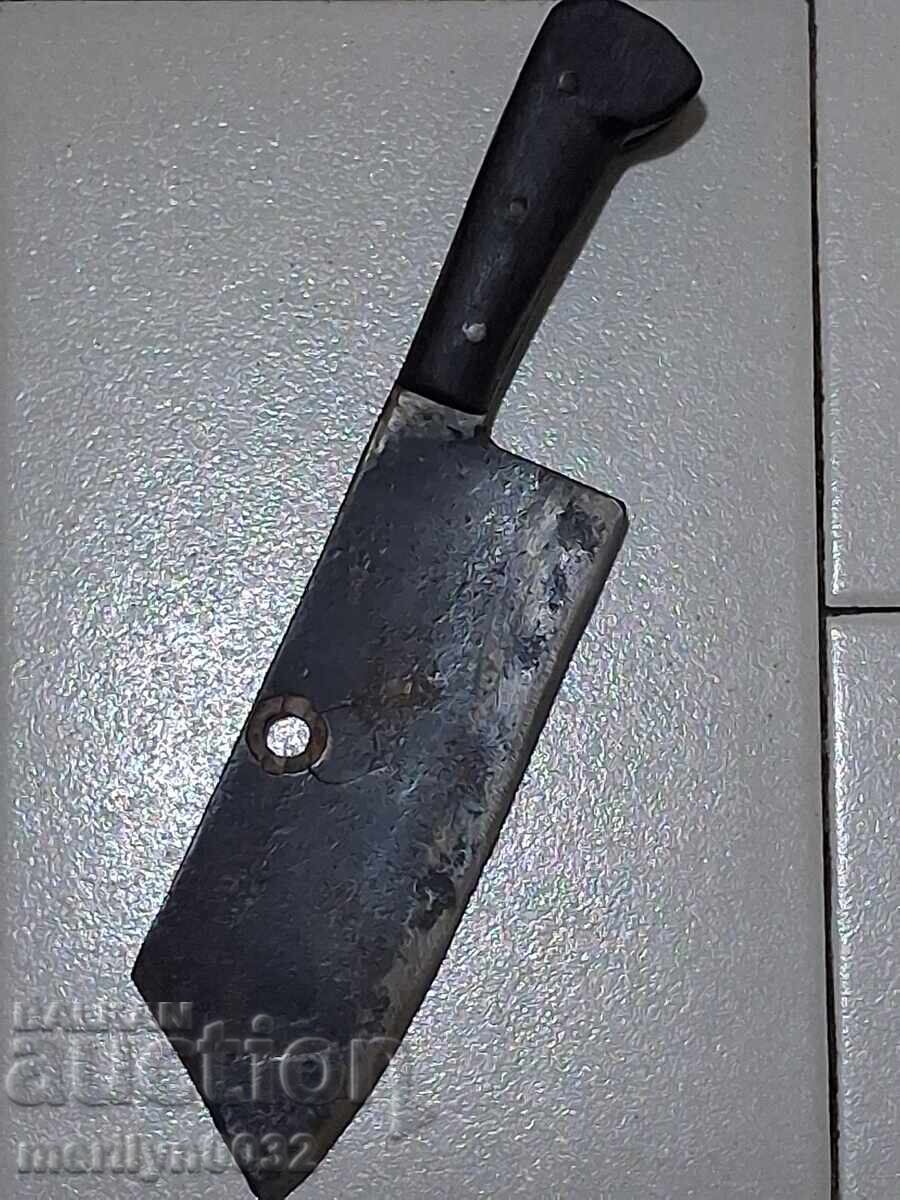 Sabie, topor, topor, cuțit, macetă forjată veche cu preț € 38.97 | 76.22 BGN Sabie, topor, topor, cuțit, macetă forjată veche cu preț € 38.97 | 76.22 BGN