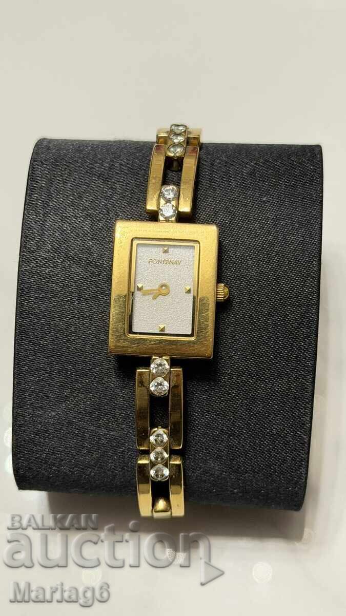 Дамски часовник с позлата Fontenay  работи отлично