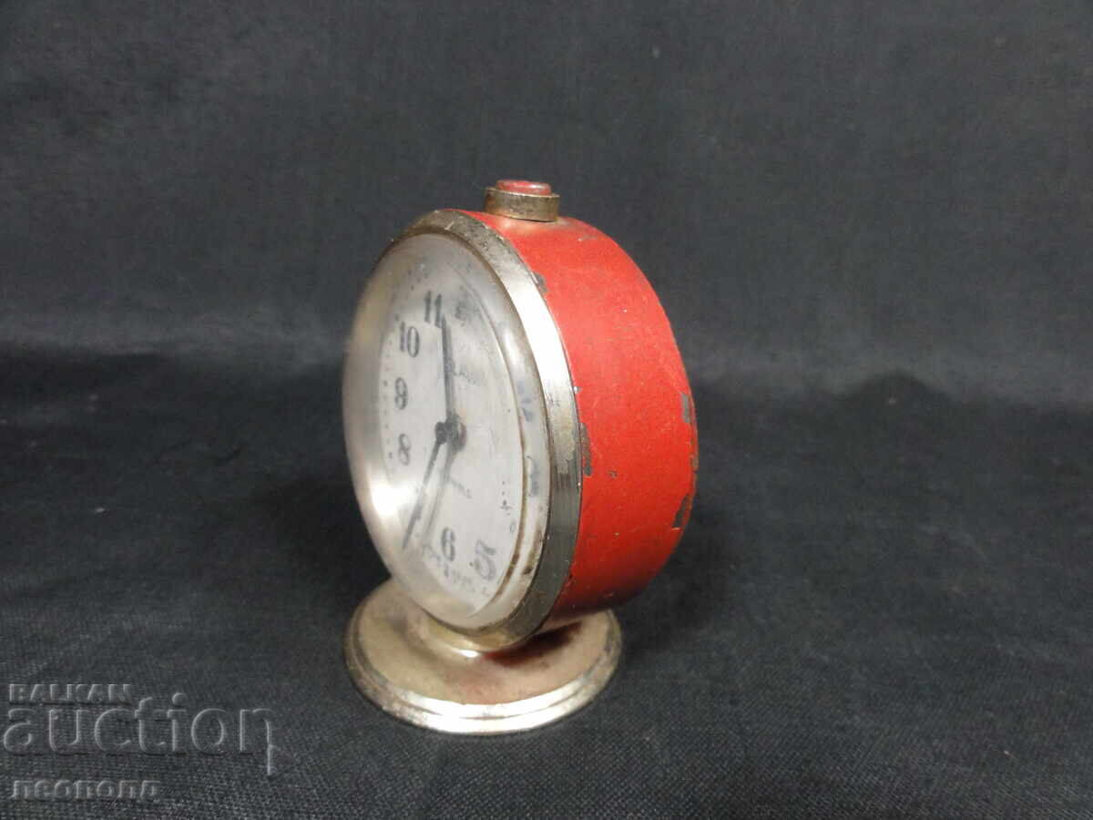 BZC OLD RETRO SOC USSR MECHANICAL CLOCK ALARM CLOCK GLORY with price € 0.01 | 0.02 BGN