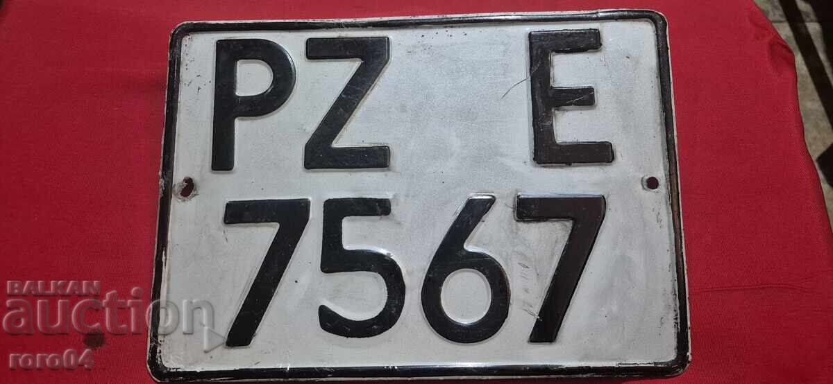 PZ 7567 E