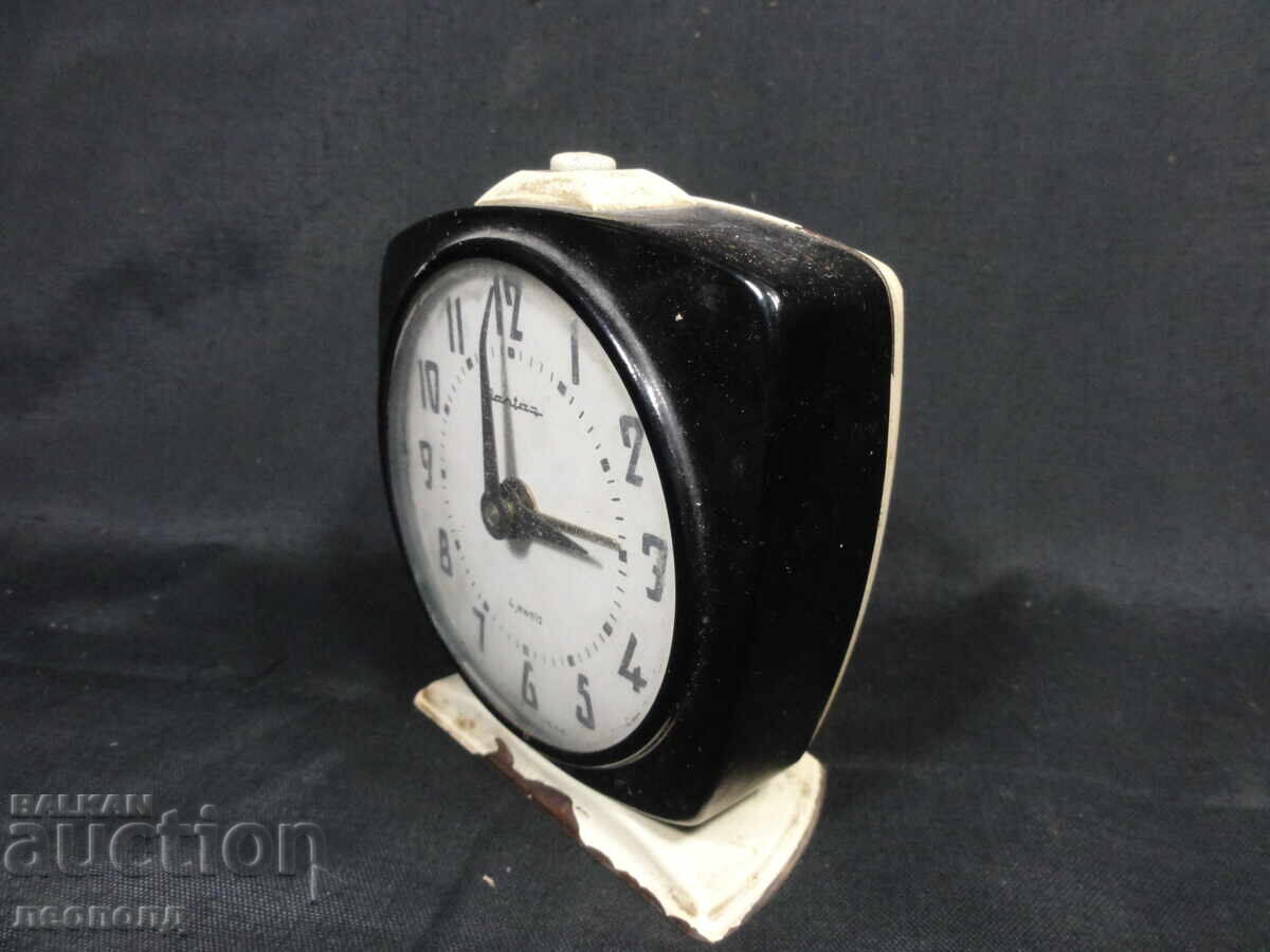 BZTS ΣΤΑΡ ΡΕΤΡΟ ΣΟΤΣ ΜΗΧΑΝΙΚΟ ΡΟΛΟΙ ΞΥΠΝΗΤΗΡΙ JANTAR YANTAR’ με τιμή € 3.50 | 6.85 BGN