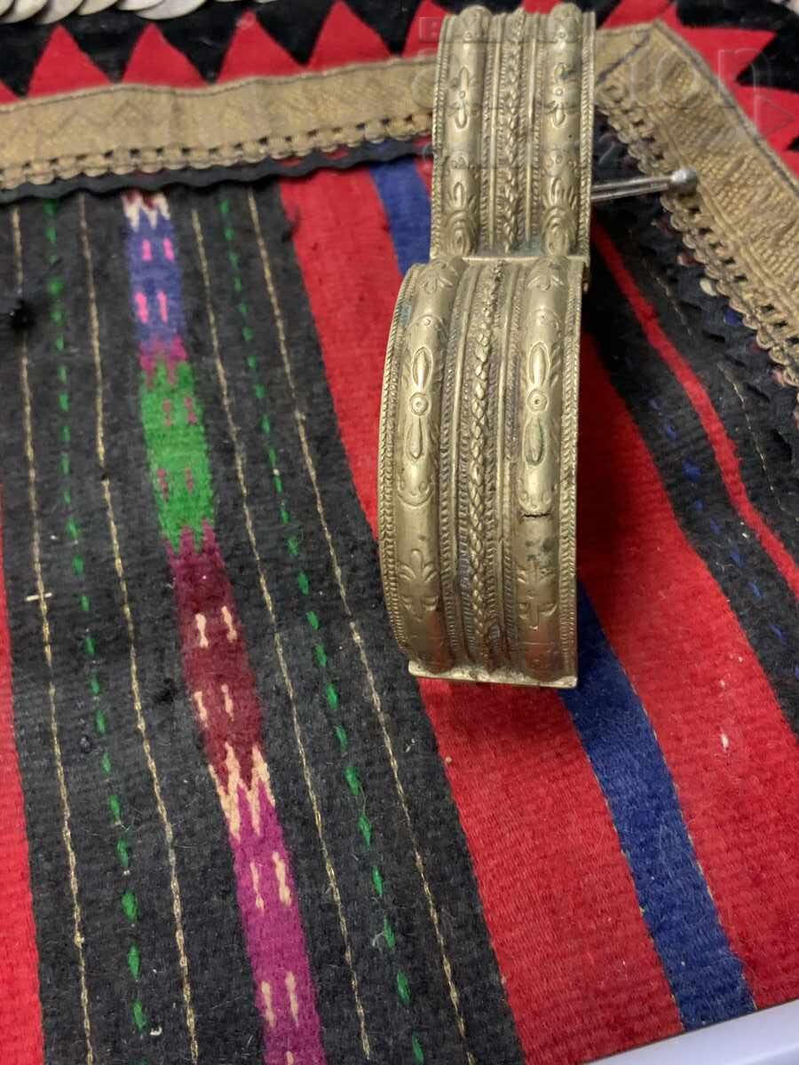 Livrarea Brățara Revival a lovit argintiu