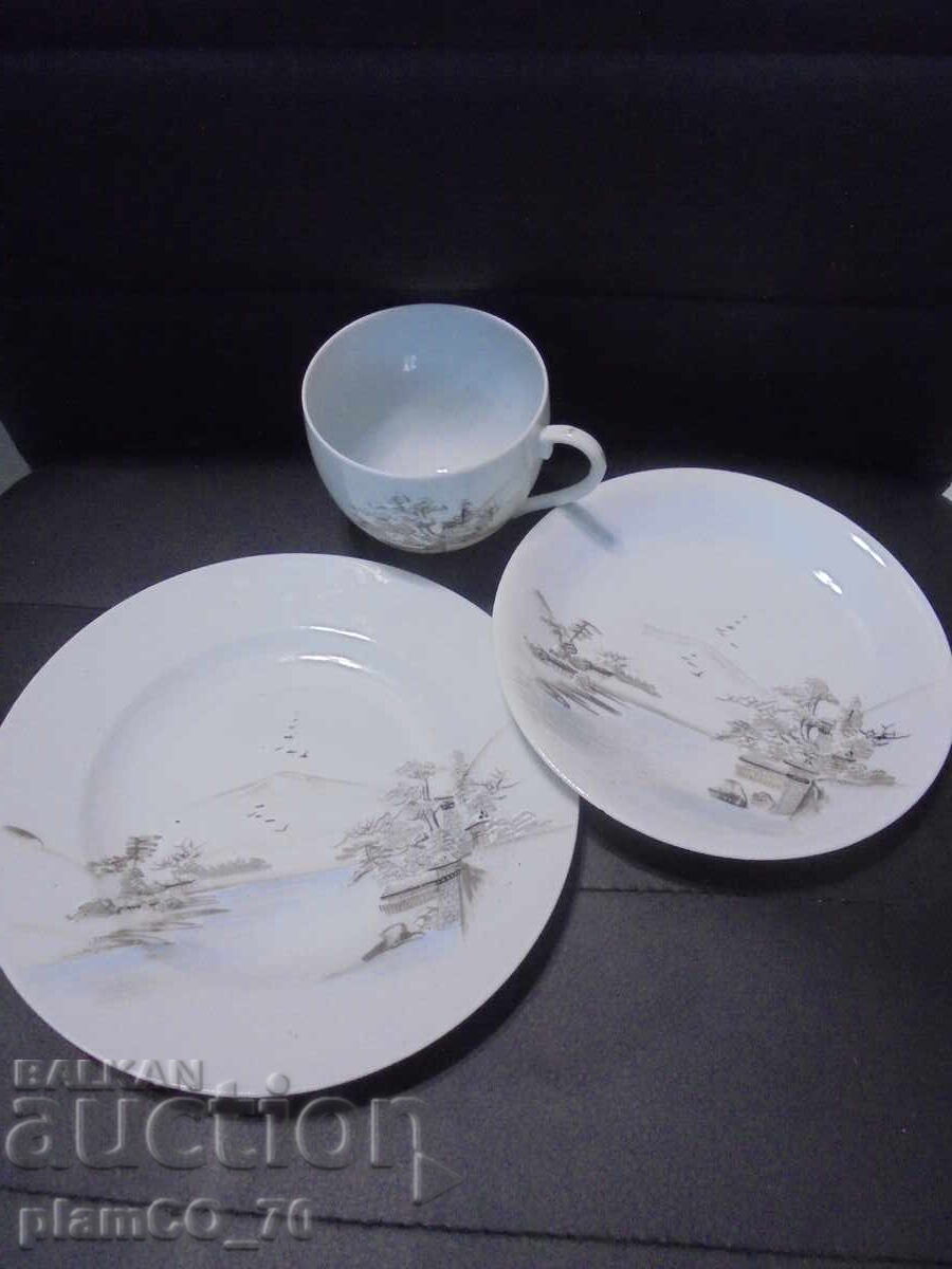 Licitație №*8521 Set vintage japonez din porțelan, triplu Licitație №*8521 Set vintage japonez din porțelan, triplu