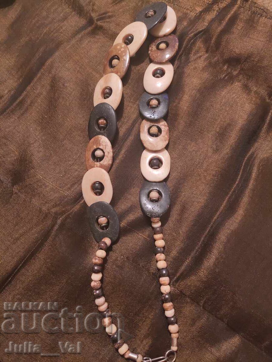 Colier mare din pietre naturale de la 0,01 cenți cu preț € 0.01 | 0.02 BGN