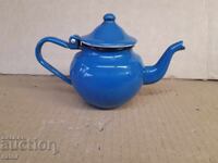 Красив стар малък емайлиран  чайник