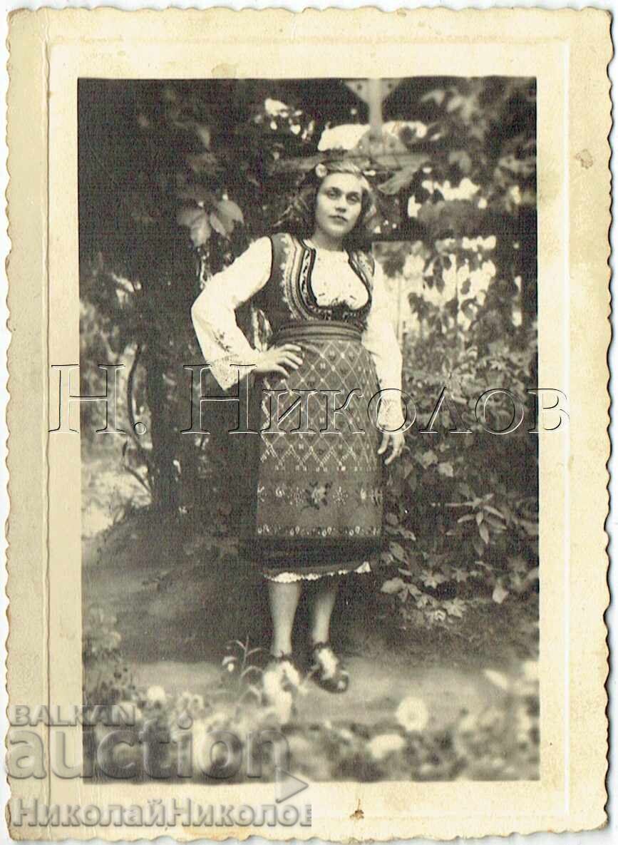 ΠΑΛΙΑ ΦΩΤΟΓΡΑΦΙΑ ΛΟΥΤΡΑ ΒΕΛΙΝΓΚΡΑΝΤ ΓΥΝΑΙΚΑ ΜΕ ΛΑΪΚΗ ΕΝΔΥΜΑΣΙΑ ZH326