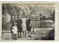 ΜΙΚΡΗ ΠΑΛΙΑ ΦΩΤΟΓΡΑΦΙΑ ΛΟΥΤΡΑ ΒΕΛΙΝΓΚΡΑΝΤ ΤΣΕΠΙΝΟ ΚΛΕΠΤΟΥΖΑ ZH338