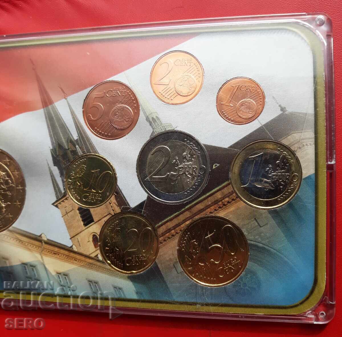 Λουξεμβούργο - ΣΕΤ 2011 από 8 ευρώνομισματα + μετάλλιο με τιμή € 15.00 | 29.34 BGN