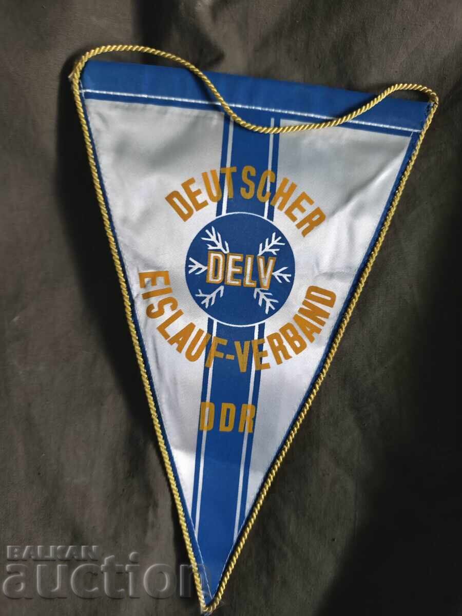 GDR DELV - Deutscher Eislauf-Verband cu preț € 100.00 | 195.58 BGN