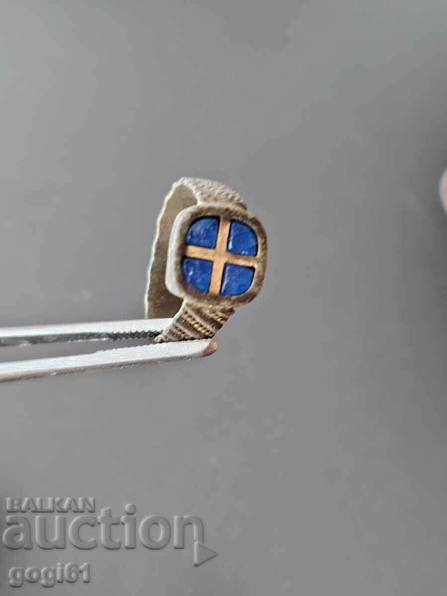 Ένα ενδιαφέρον παλιό δαχτυλίδι με τιμή € 51.00 | 99.75 BGN