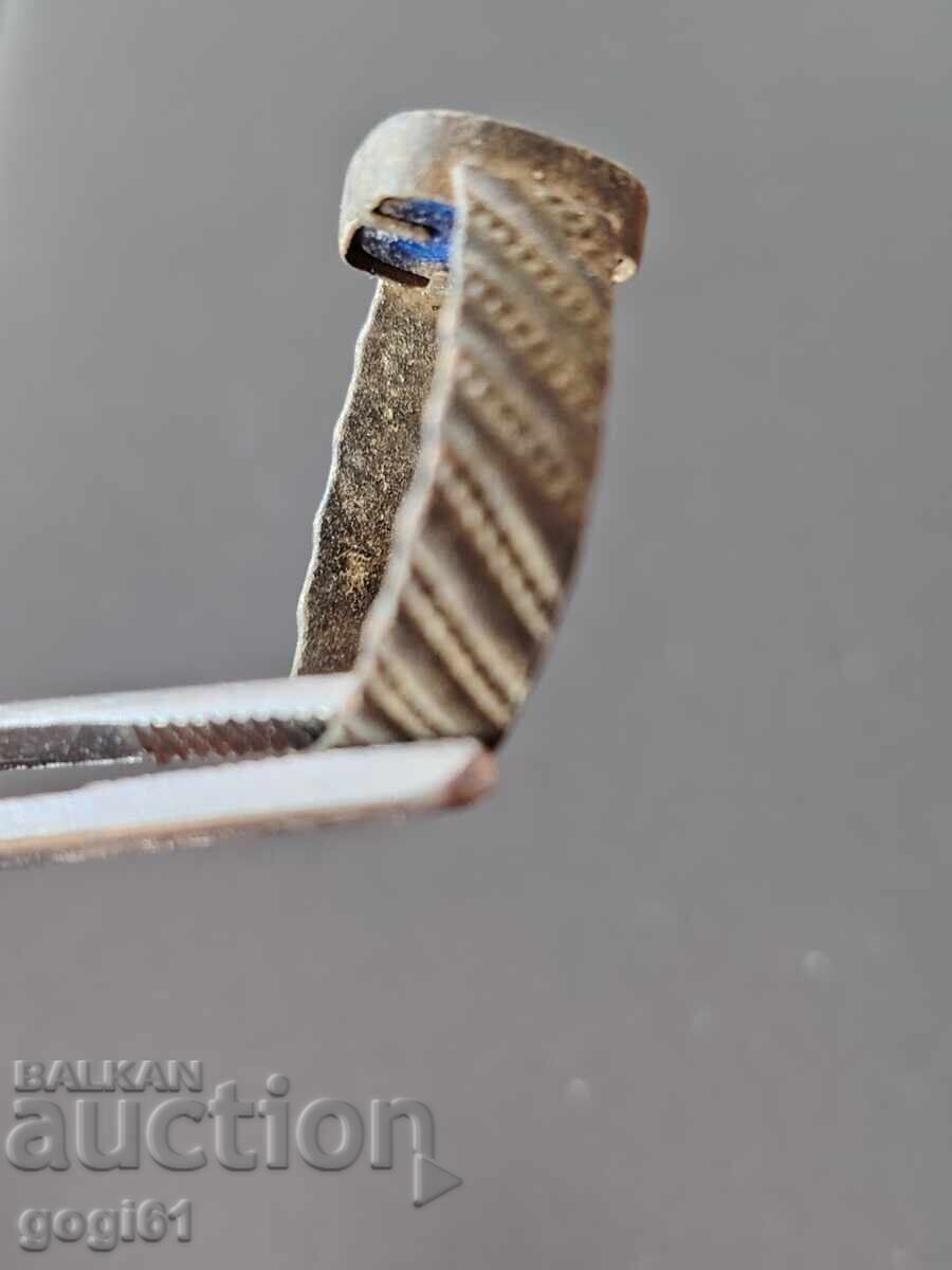 Παράδοση Ένα ενδιαφέρον παλιό δαχτυλίδι