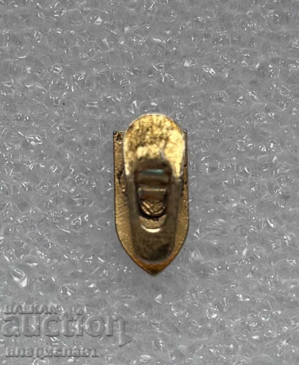 Vechi insignă de fotbal buton FC GRANADA Spania cu preț € 15.00 | 29.34 BGN Vechi insignă de fotbal buton FC GRANADA Spania cu preț € 15.00 | 29.34 BGN