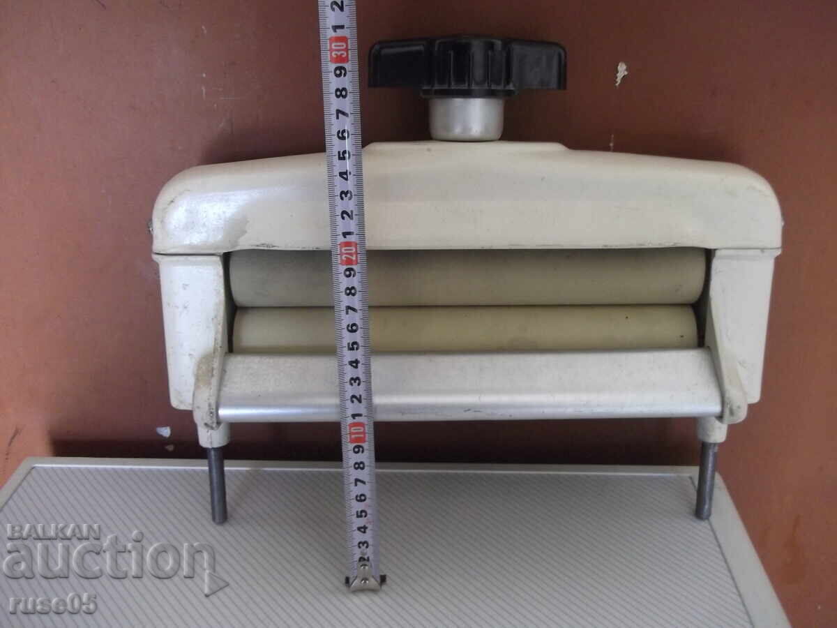 Преса ( изстисквачка ) за пералня на пране ръчна с цена € 20.45 | 40.00 лв.