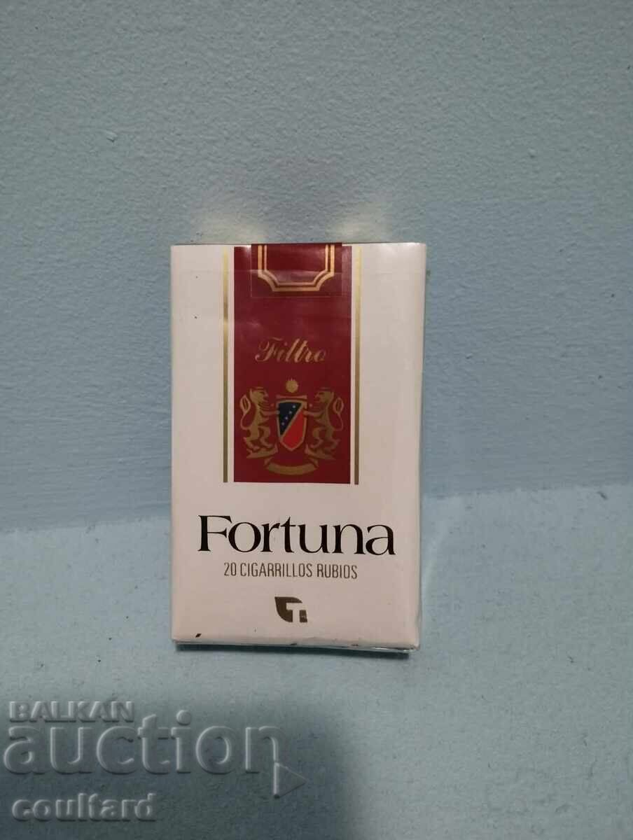 Колекцинерски цигари запечатани в отлично състояние. Колекцинерски цигари запечатани в отлично състояние.