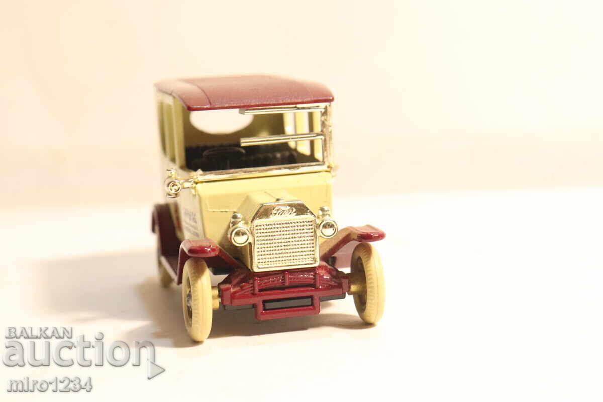 LLEDO DAYS GONE FORD CĂRUȚĂ JUCĂRIE MODEL RETRO cu preț € 0.01 | 0.02 BGN