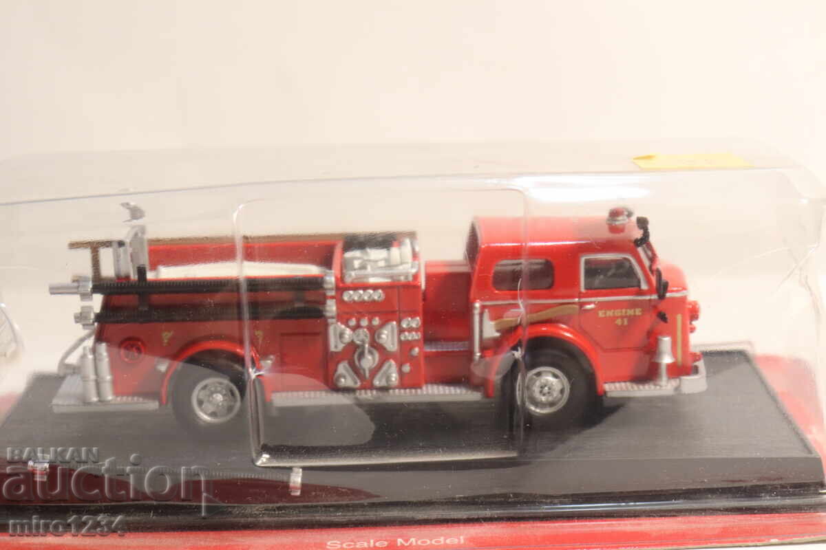 Livrarea 1/64 CAMION DE POMPIERI JUCĂRIE MODEL RETRO