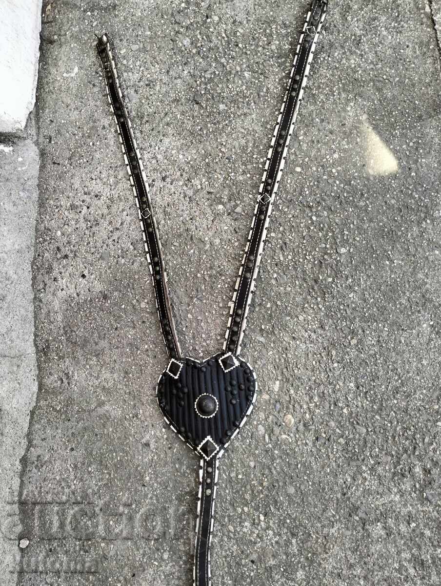 Доставка на Нагръдник за кон с пафта