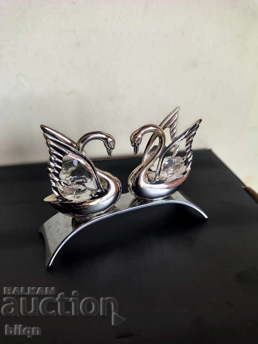 Figurină superbă din argint, reprezentând un cuplu de lebede cu cristale