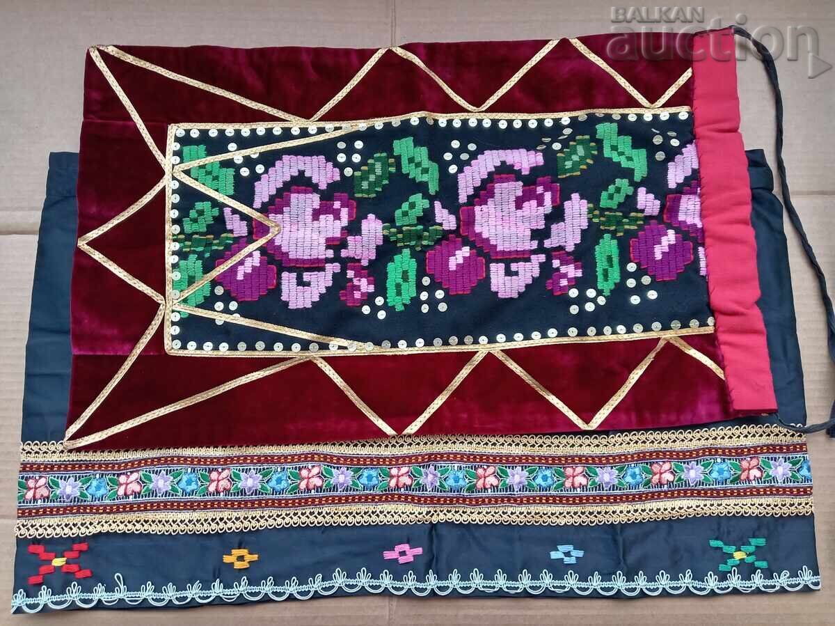 Livrarea Fustă bruncă, pișmal cu șorț de catifea