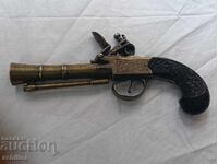 Испански Капсулен пистолет