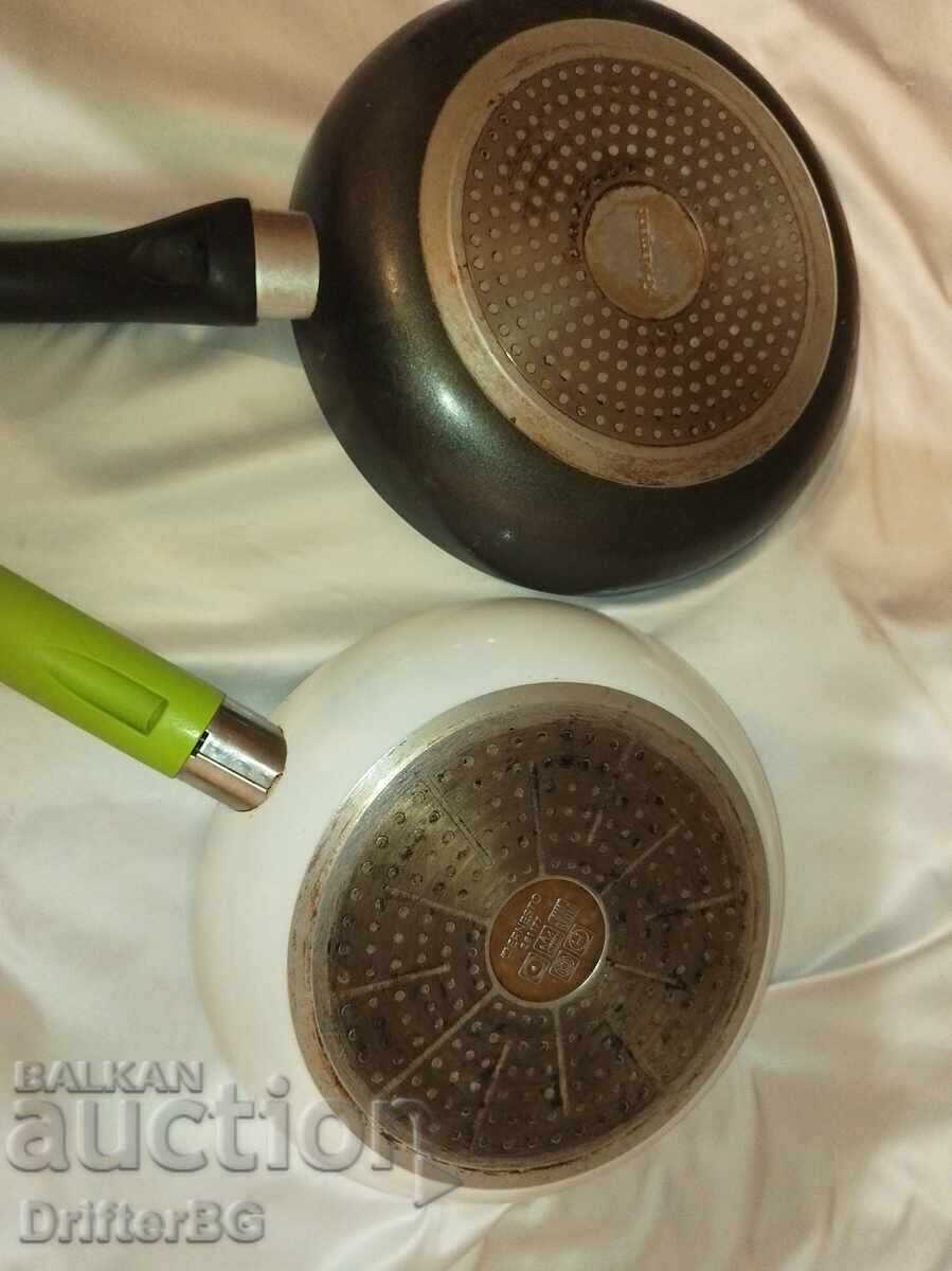 Δύο τηγάνια, διαμέτρου 24 εκ με τιμή € 0.01 | 0.02 BGN