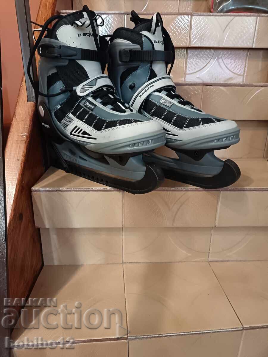 Кънки за лед B-Sguare нови 45 с цена € 30.00 | 58.67 лв. Кънки за лед B-Sguare нови 45 с цена € 30.00 | 58.67 лв.