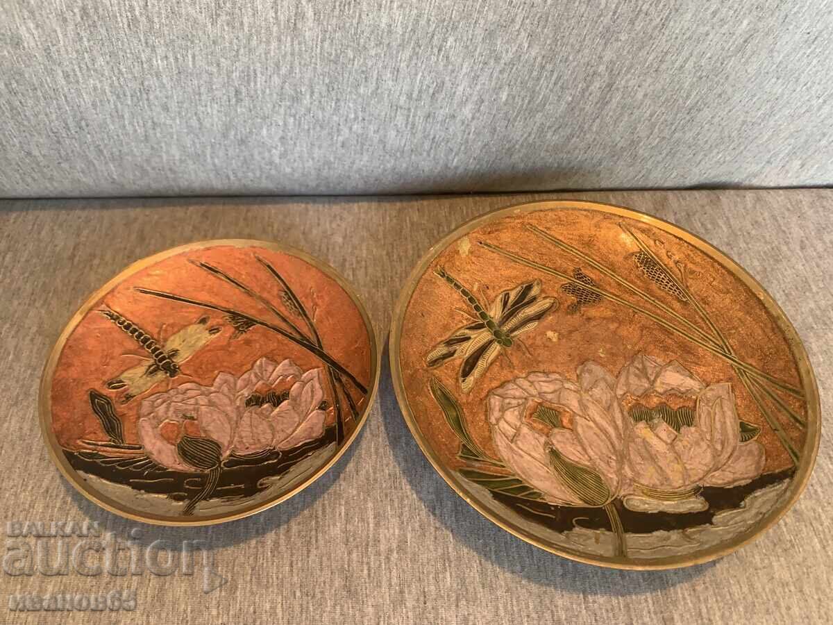 Licitație Cumpără farfurii alamă cu email