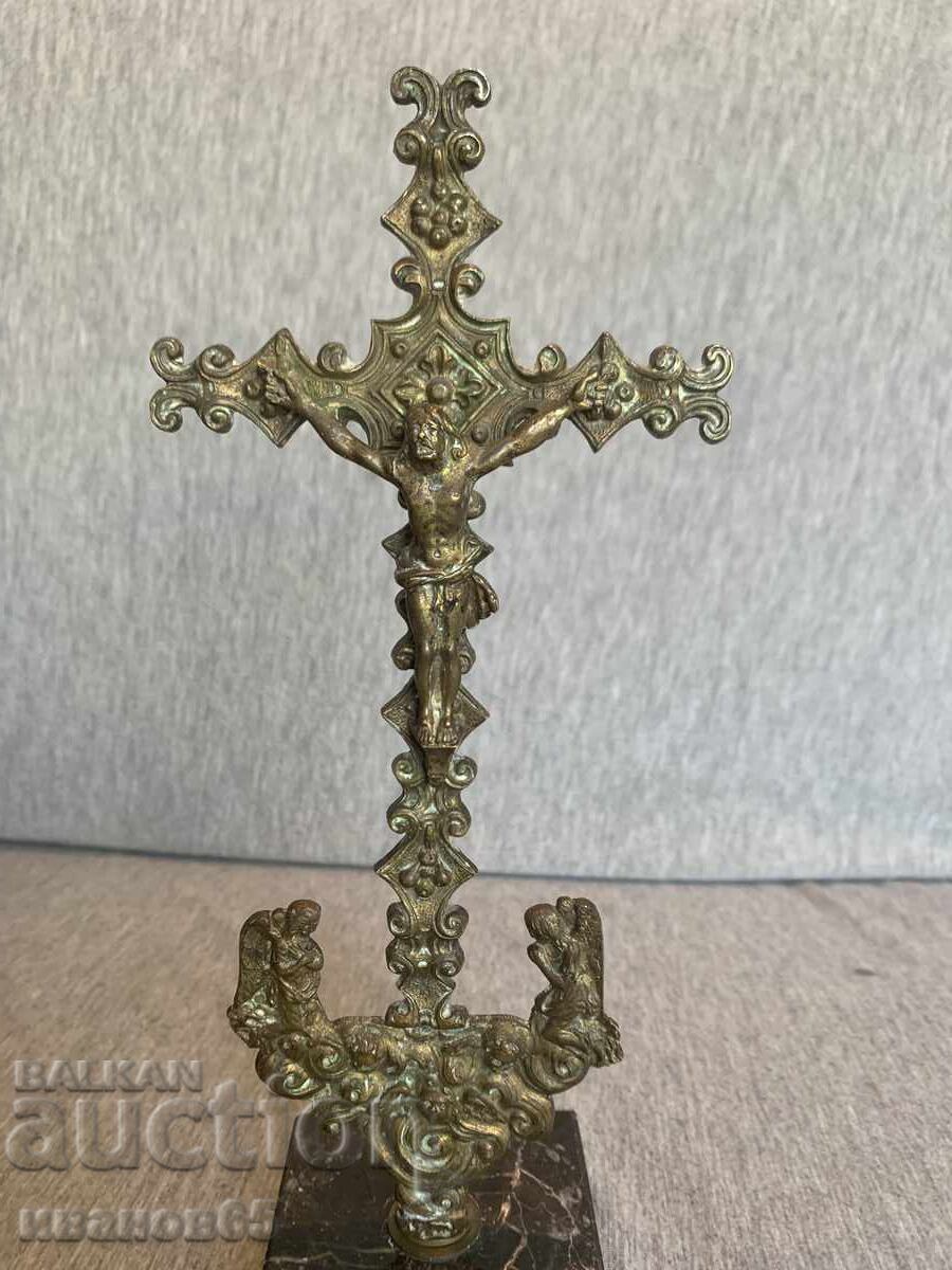 месингов настолен кръст разпятие с цена € 85.00 | 166.25 лв. месингов настолен кръст разпятие с цена € 85.00 | 166.25 лв.