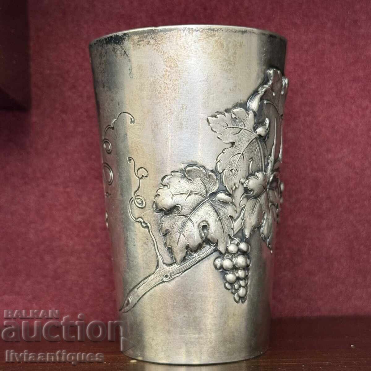 Licitație Ceașcă de argint antic Licitație Ceașcă de argint antic