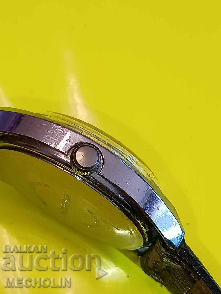 Auction  COLLECTOR'S Timex watch