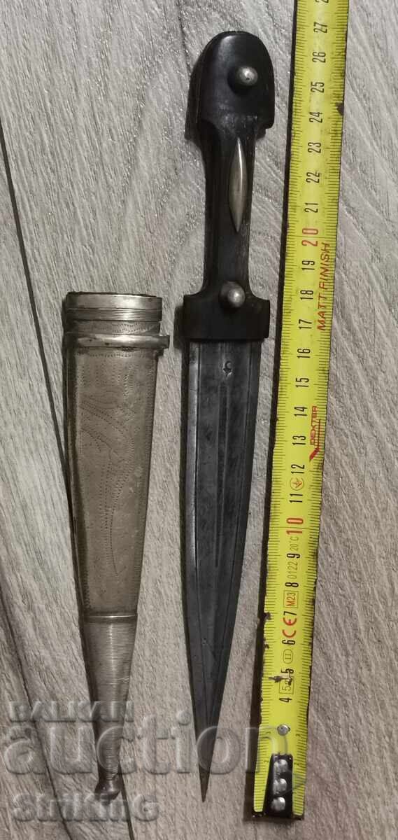 Καυκάσια κάμα με λεπίδα Δαμασκού με τιμή € 400.00 | 782.33 BGN Καυκάσια κάμα με λεπίδα Δαμασκού με τιμή € 400.00 | 782.33 BGN