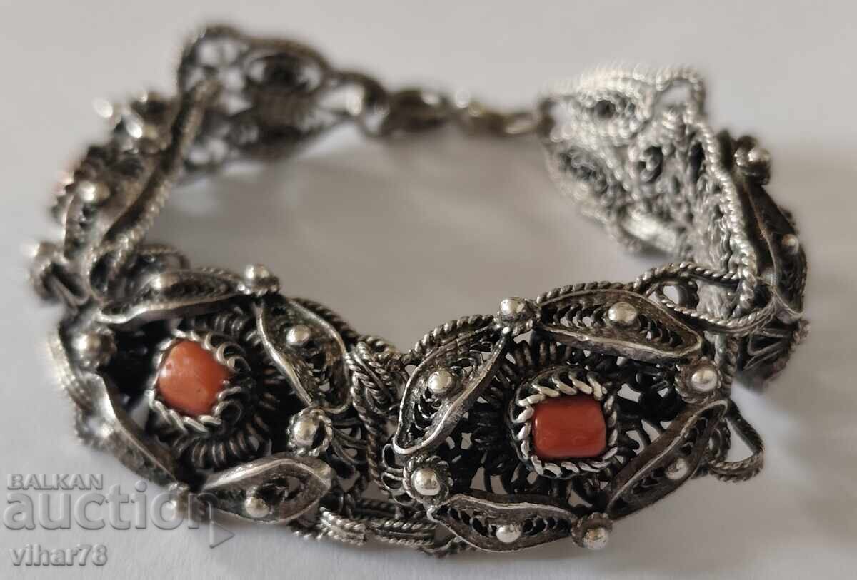 Bratara din argint cu Coral cu preț € 279.99 | 547.61 BGN Bratara din argint cu Coral cu preț € 279.99 | 547.61 BGN