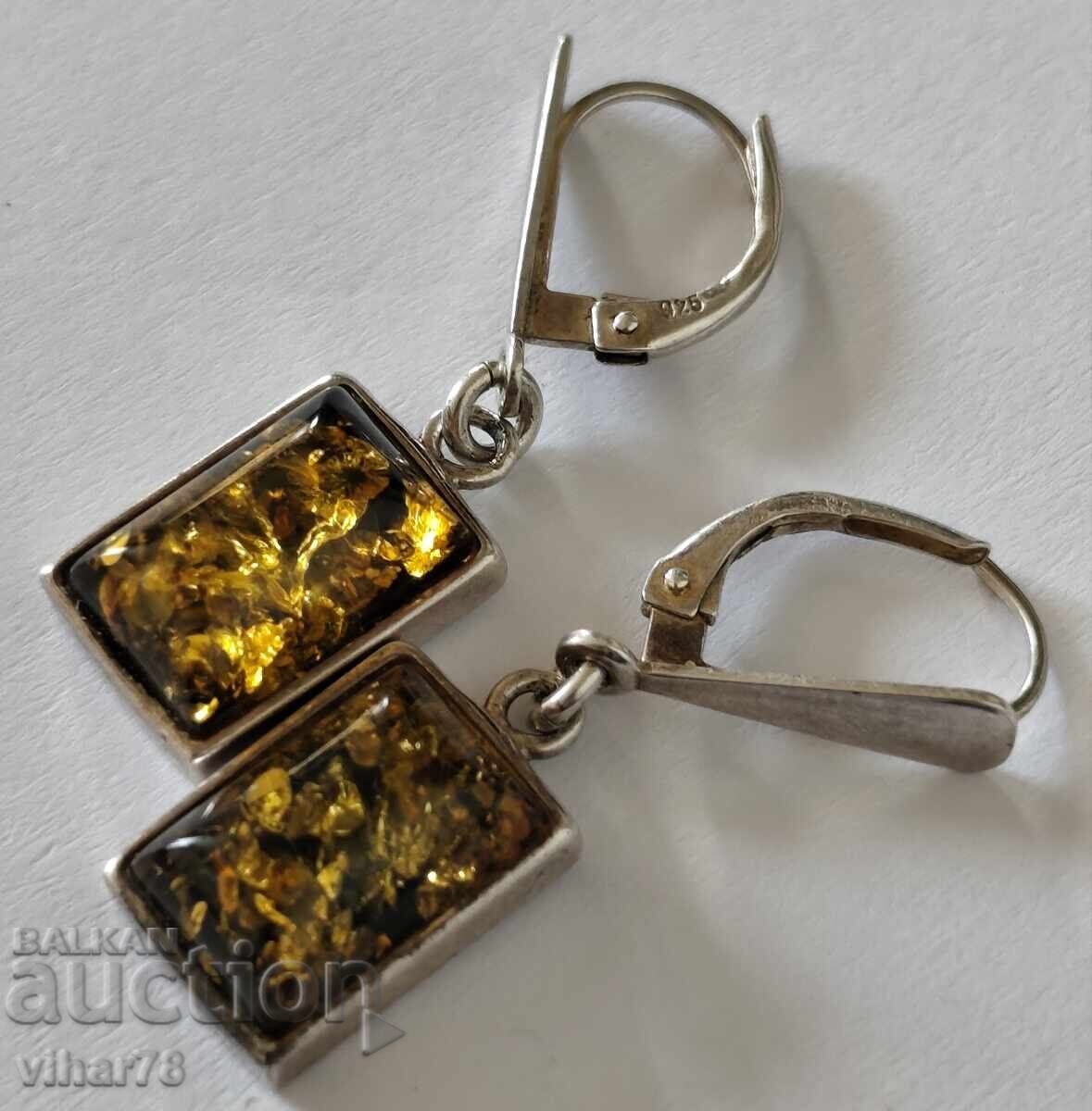 Аукцион Сребърни обеци с кехлибар