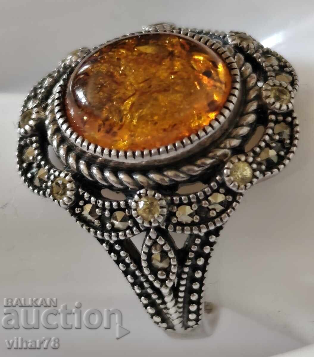 Licitație Inel de argint cu chihlimbar