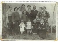 OLD FAMILY PHOTO CARD (ALMOST) "WOMEN'S KINGDOM" J346