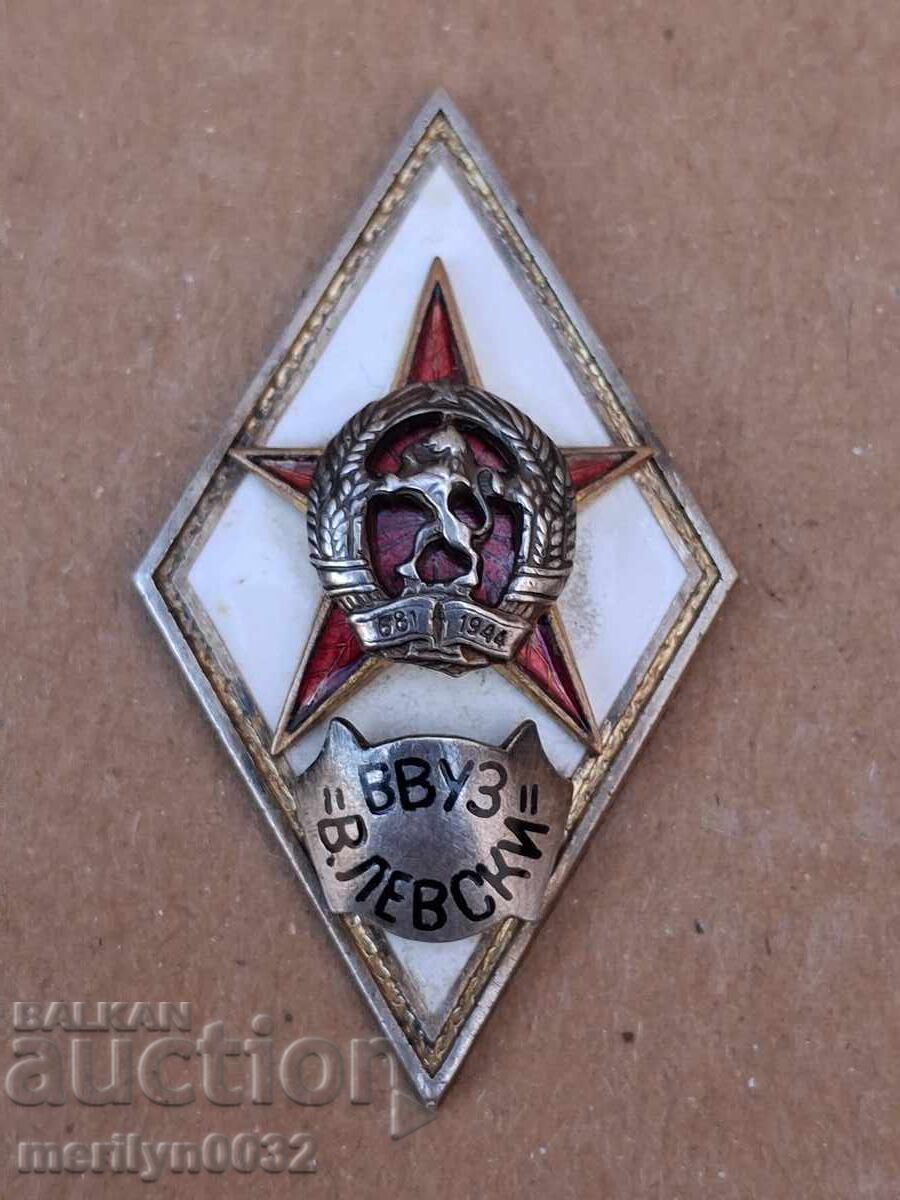 Rombul ofițer VVUZ Vasil Levski semnează medalia insignă