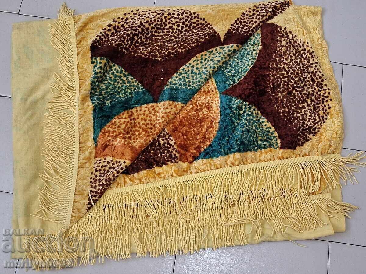 Livrarea Pătură colorată de pat, catifea, din epoca RSR, URSS, 210/130cm